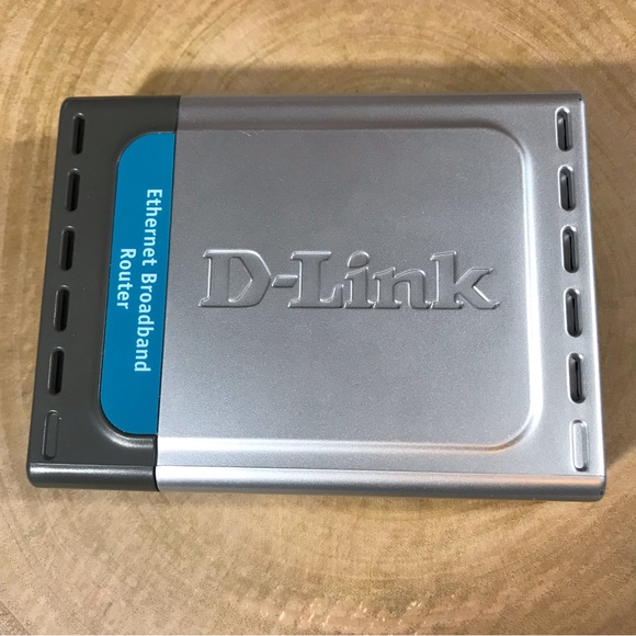 D-Link DI-604 Cable/DSL Wired Ethernet Broadband Router - Picture 2 of 16